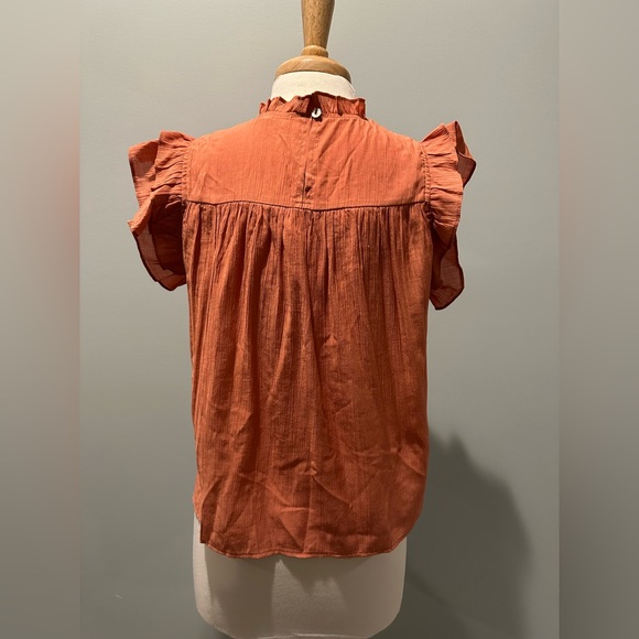 Pinch Flutter sleeve pleated top Size Medium
color burnt orange - Picture 2 of 7
